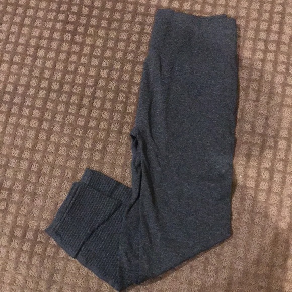 Fabletics Sz Large Bundle - Picture 7 of 7